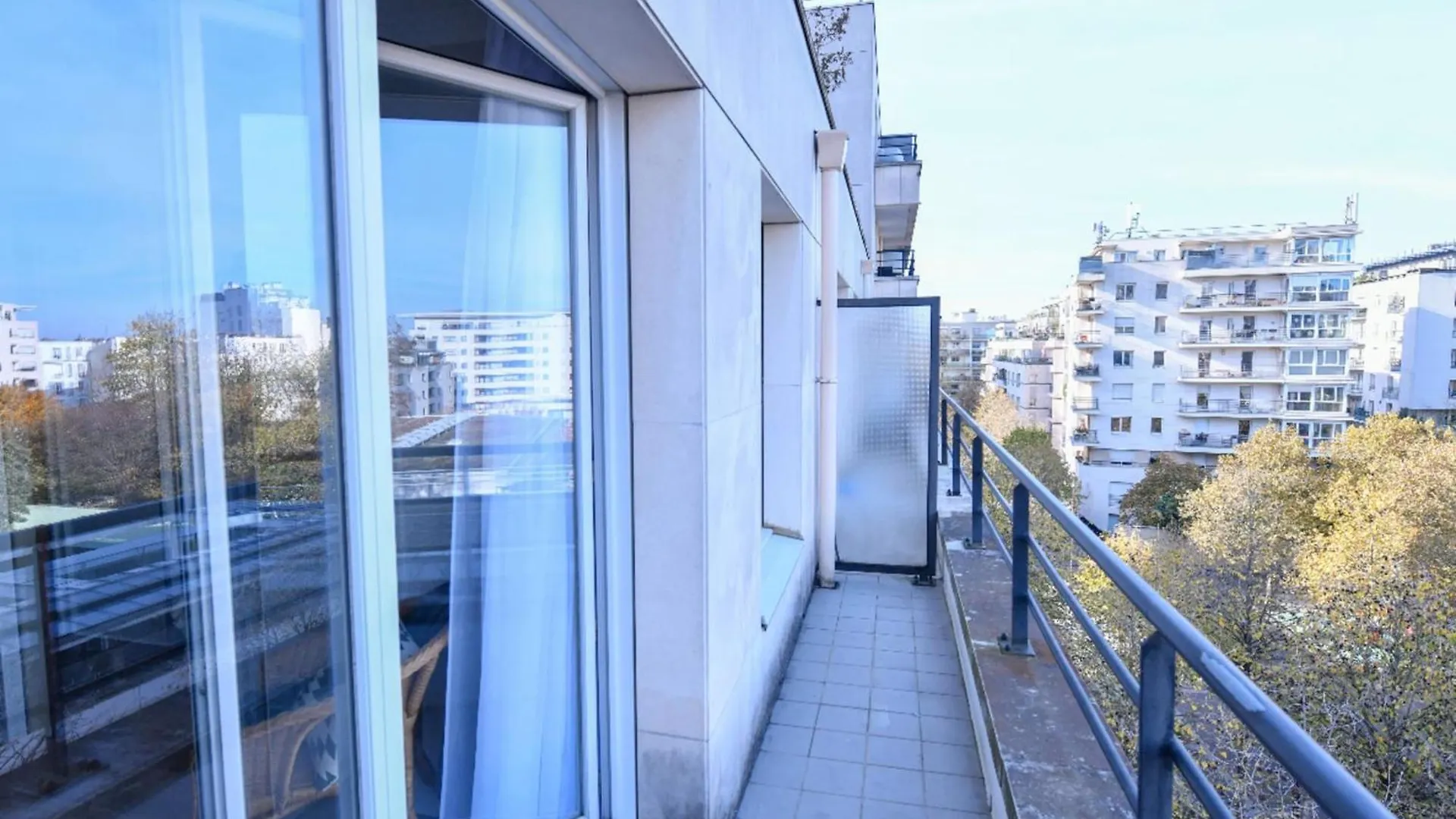 Bright With Balcony At Buttes Chaumont Apartment Paris