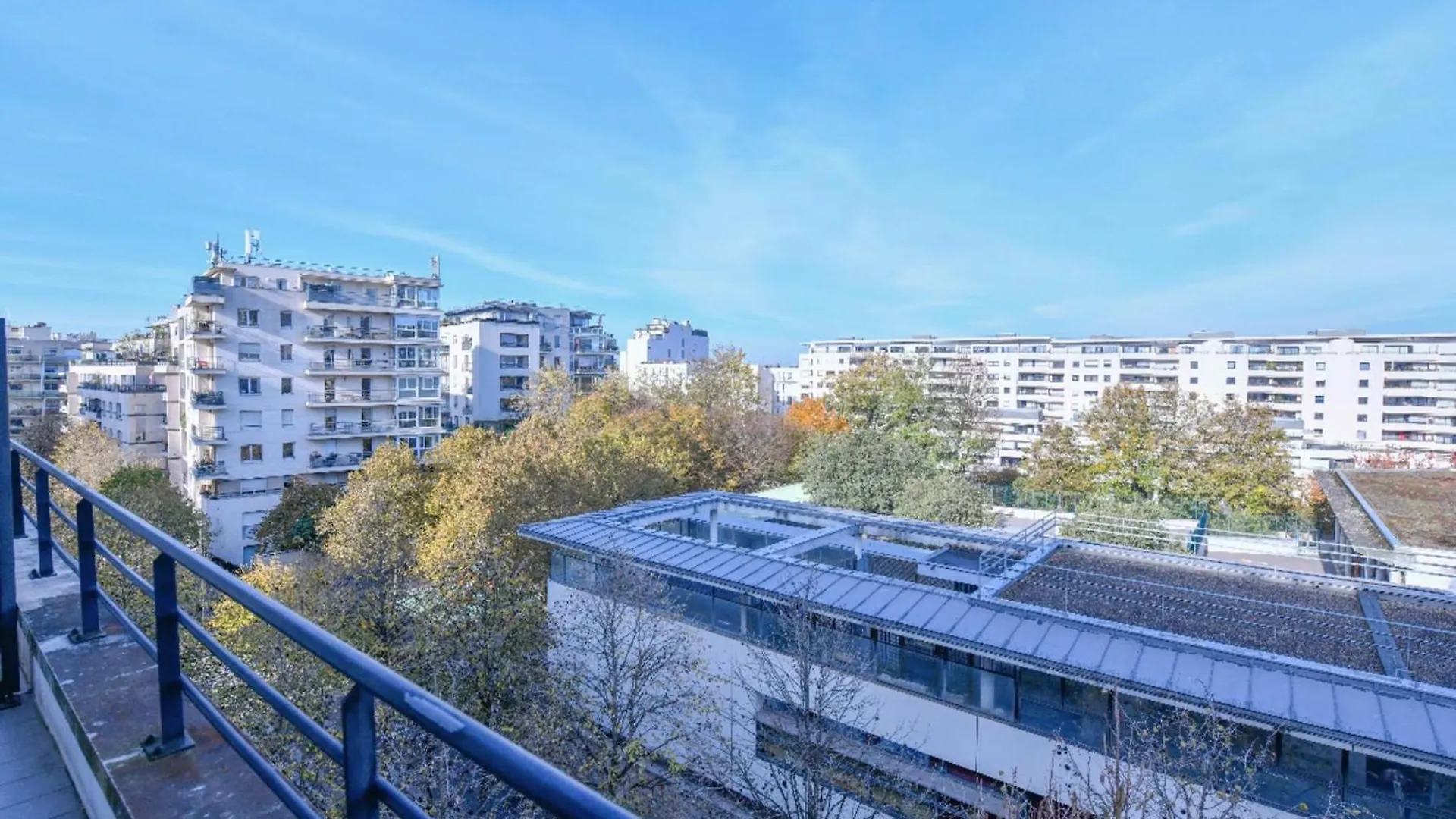 Bright With Balcony At Buttes Chaumont Apartment Paris 0*,