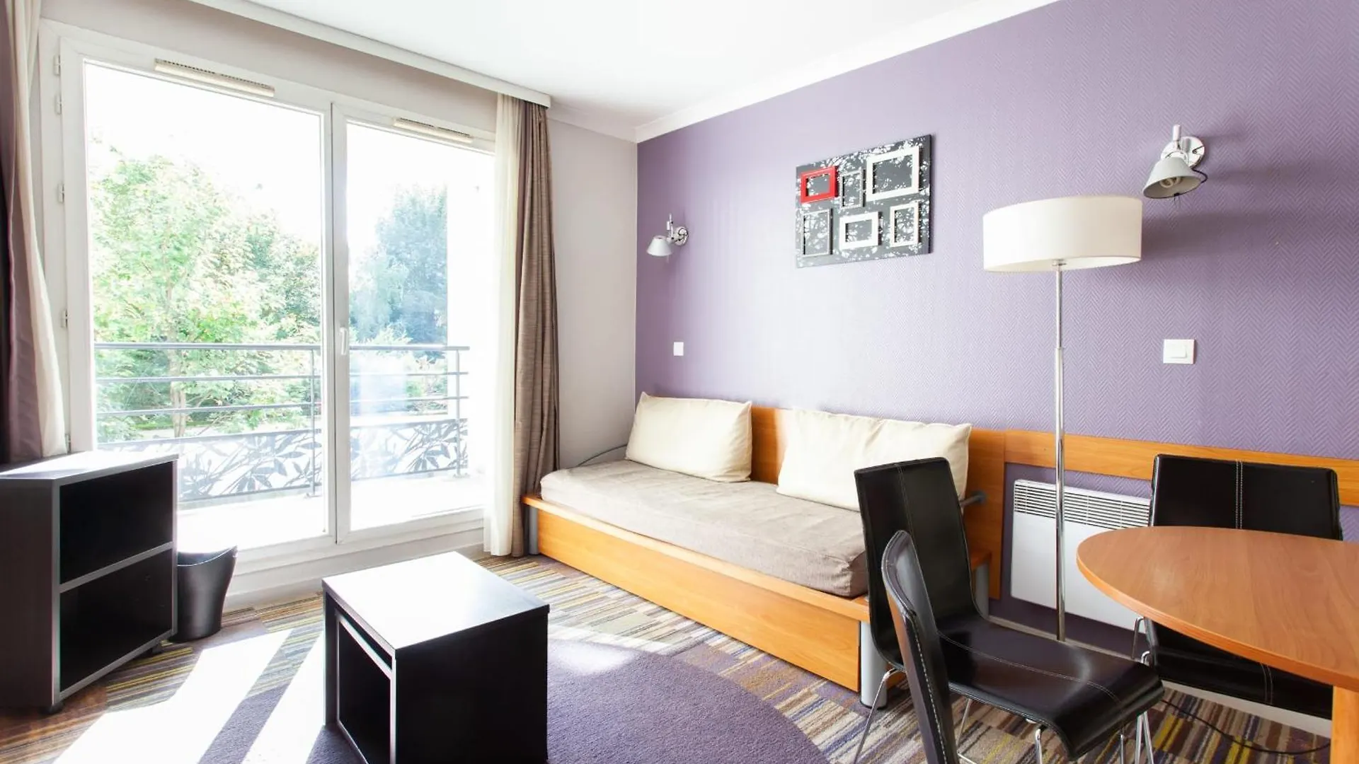 Bright With Balcony At Buttes Chaumont Apartment Paris